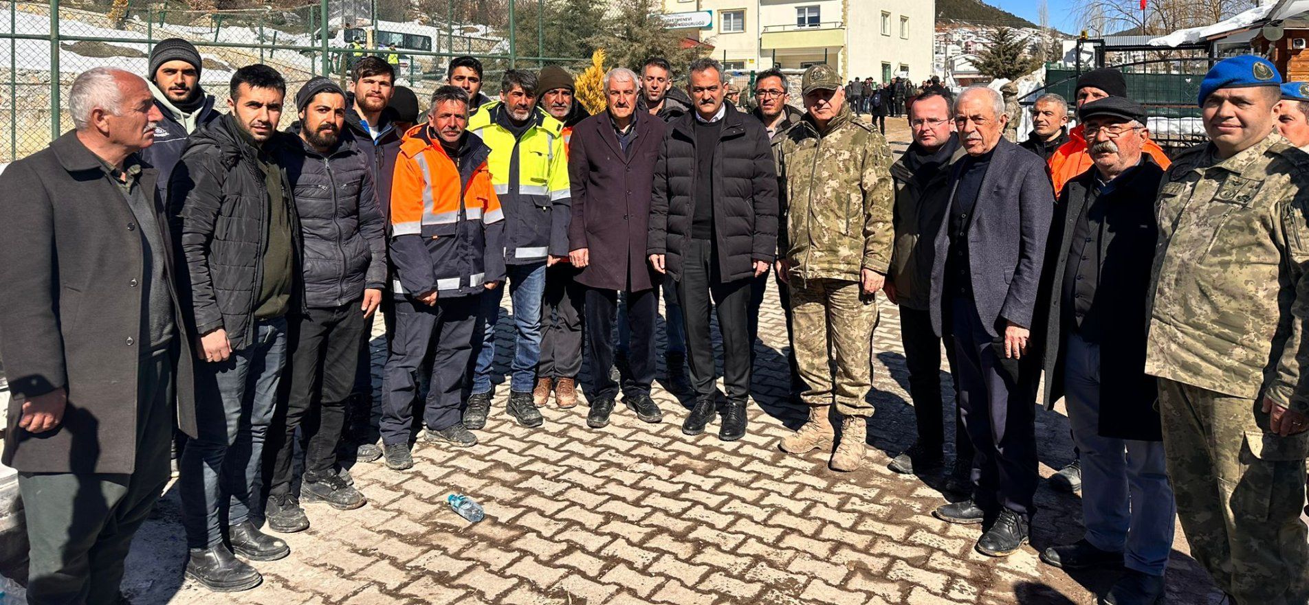 BAKAN ÖZER, ADIYAMAN'DA OKULLARDA İNCELEMELERDE BULUNDU