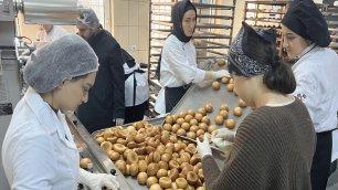 İSTANBUL'DAKİ MESLEK LİSESİ ÖĞRENCİLERİ DEPREMZEDELER İÇİN OKULLARINA KOŞTU