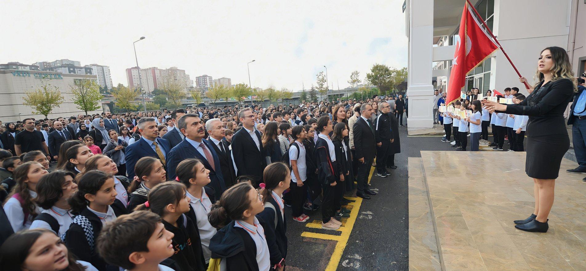 OKULLARDA YARIN FİLİSTİN'DEKİ SALDIRILARDA HAYATINI KAYBEDEN ÇOCUKLAR İÇİN SAYGI DURUŞUNDA BULUNULACAK