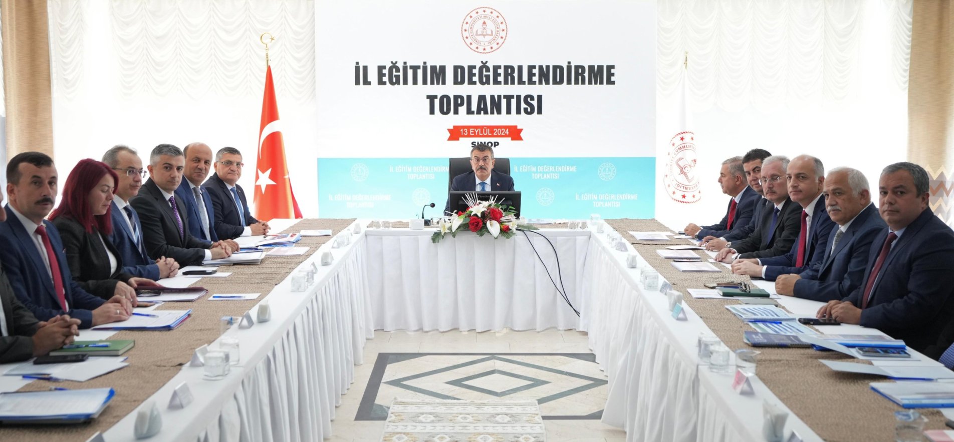 BAKAN YUSUF TEKİN, SİNOP'TA İL EĞİTİM DEĞERLENDİRME TOPLANTISINA KATILDI